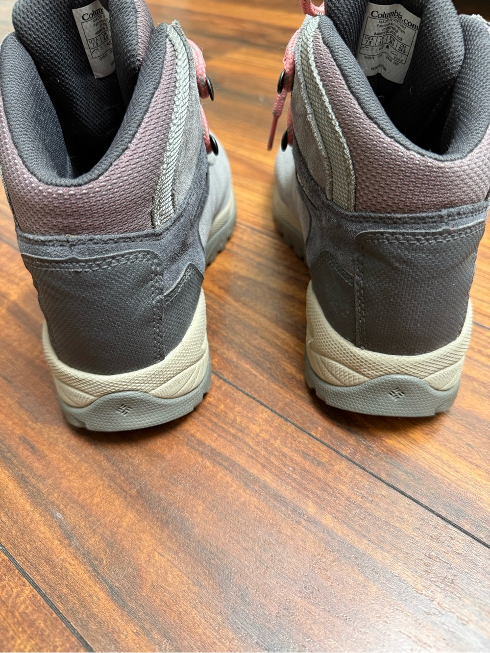 Columbia Gray Suede Waterproof Hiking Boots with Pink Laces 7.5 - Picture 3 of 9